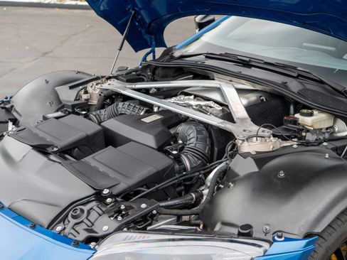 Used 2022 Aston Martin V8 Vantage Coupe image 32