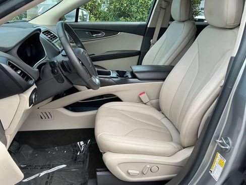 Used 2020 Lincoln Nautilus Reserve w/ Equipment Group 201A AWD/4WD image 14