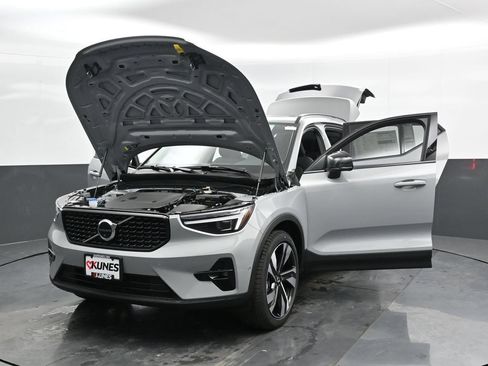 Used 2025 Volvo XC40 B5 Ultra w/ Climate Package AWD/4WD image 56