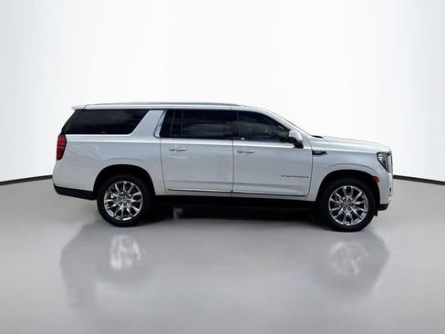 Used 2024 GMC Yukon XL SLT w/ SLT Luxury Package image 8