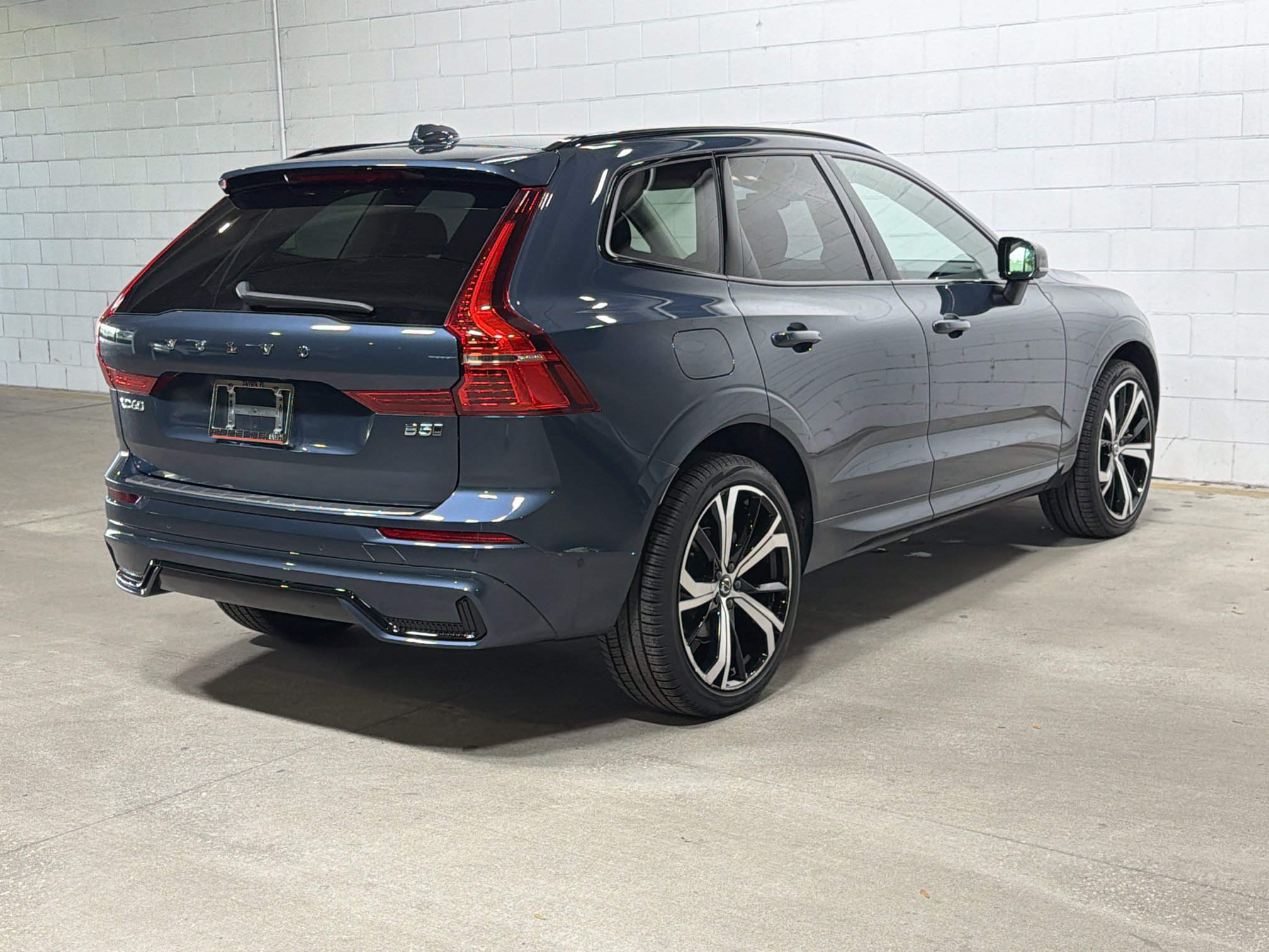 Used 2025 Volvo XC60 B5 Ultra w/ Protection Package Premier AWD/4WD image 7