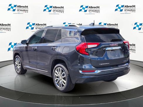 Used 2022 GMC Terrain Denali w/ Denali Premium Package AWD/4WD image 3