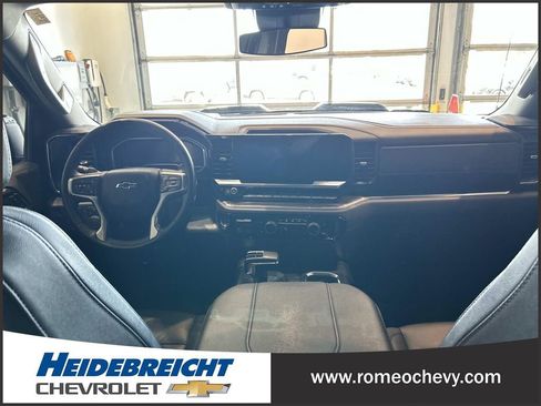 Used 2025 Chevrolet Silverado 1500 LT Trail Boss w/ Convenience Package II AWD/4WD image 16