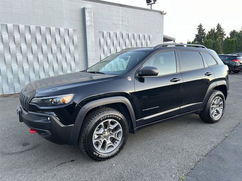 Used 2021 Jeep Cherokee Trailhawk w/ Trailer Tow Group image 2