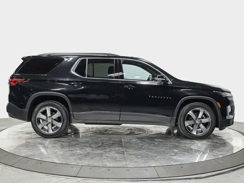Used 2023 Chevrolet Traverse LT w/ LT Premium Package AWD/4WD image 8