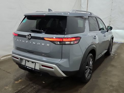 Used 2023 Nissan Pathfinder SL AWD/4WD image 2