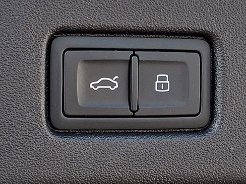 Used 2023 Audi Q4 e-tron Prestige w/ 20" Wheel Package image 23