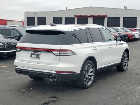 New 2026 Lincoln Aviator AWD image 4