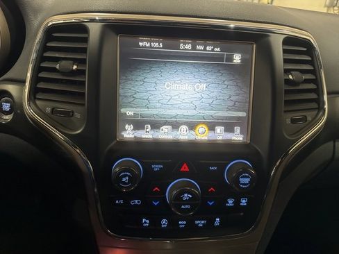 Used 2017 Jeep Grand Cherokee Laredo w/ Quick Order Package 23E image 30