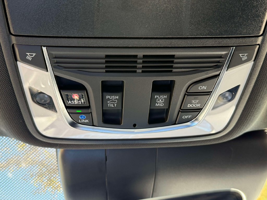 Certified 2025 Acura RDX w/ Advance Package AWD/4WD image 11