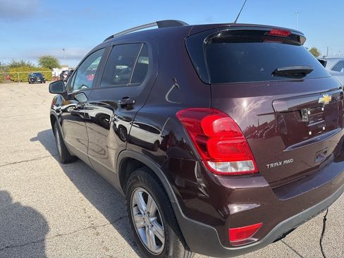 Used 2021 Chevrolet Trax LT w/ LT Convenience Package image 7
