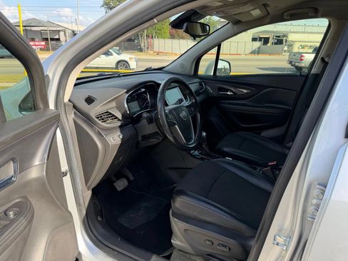 Used 2019 Buick Encore Preferred FWD image 5