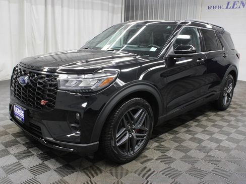 Used 2025 Ford Explorer ST AWD/4WD image 9