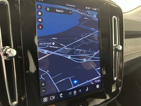 Used 2025 Volvo XC40 B5 Core image 16