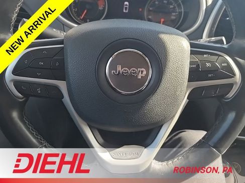 Used 2018 Jeep Cherokee Limited AWD/4WD image 12