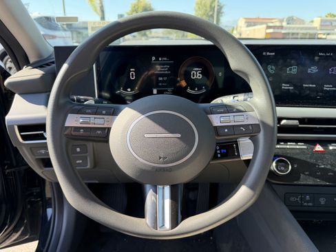 Used 2025 Hyundai Sonata SEL FWD image 12