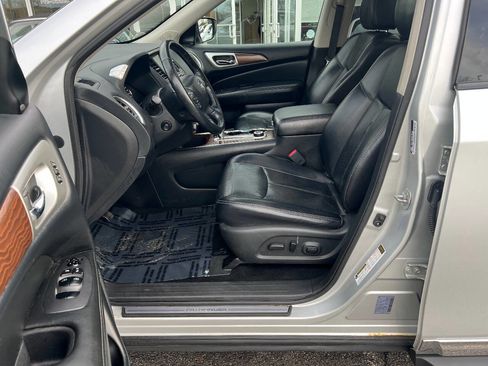 Used 2018 Nissan Pathfinder Platinum AWD/4WD image 21