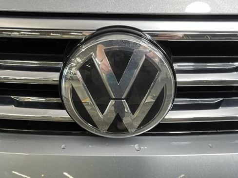 Used 2019 Volkswagen Tiguan SEL Premium R-Line AWD/4WD image 8