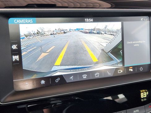 Used 2019 Jaguar F-PACE Premium image 26