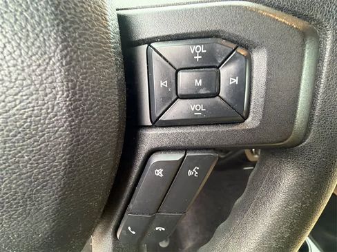 Used 2015 Ford F150 XLT image 23