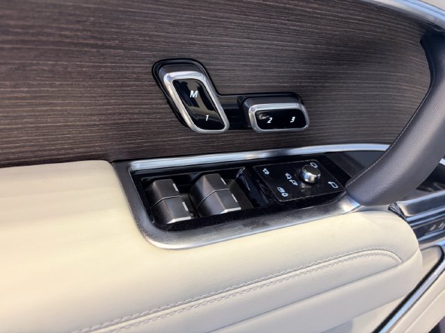 New 2026 Land Rover Range Rover Long Wheelbase SE AWD/4WD image 5