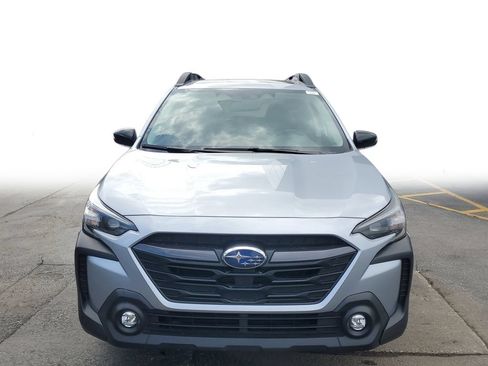 Used 2025 Subaru Outback Premium AWD/4WD image 2