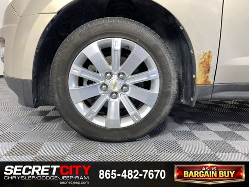 Used 2010 Chevrolet Equinox LT w/ Chrome Appearance Package AWD/4WD image 9