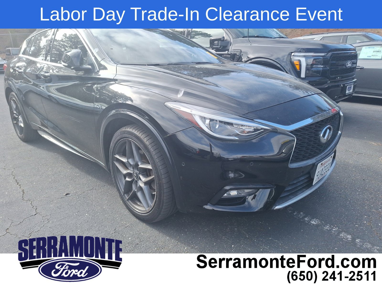 Used 2018 INFINITI QX30 Premium w/ Navigation Package FWD image 1