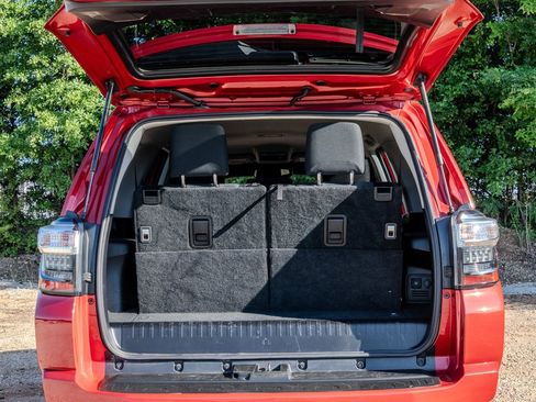 Used 2021 Toyota 4Runner SR5 AWD/4WD image 9