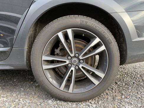 Used 2018 Volvo V90 T5 Cross Country w/ Convenience Package image 12