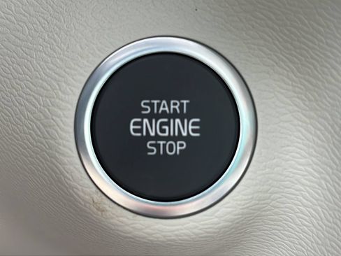 New 2026 Volvo XC40 B5 Ultra AWD/4WD image 24