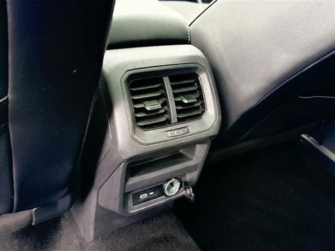 Used 2021 Volkswagen Tiguan SEL image 24