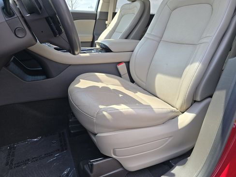 Used 2020 Lincoln Aviator Reserve RWD image 37