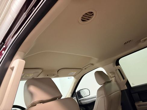 Used 2024 Ford Expedition XLT image 11