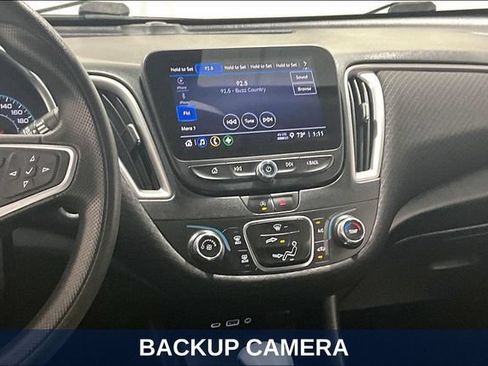 Used 2022 Chevrolet Malibu LS FWD image 12