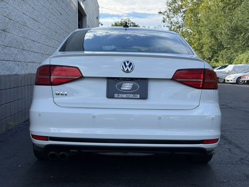 Used 2017 Volkswagen Jetta GLI FWD image 14