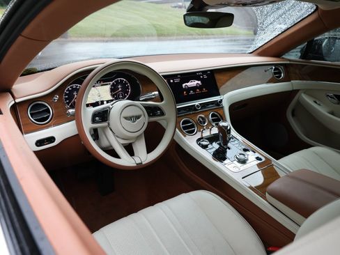 Used 2024 Bentley Continental GT image 16