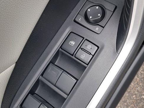 Used 2021 Toyota RAV4 XLE w/ Convenience Package image 14