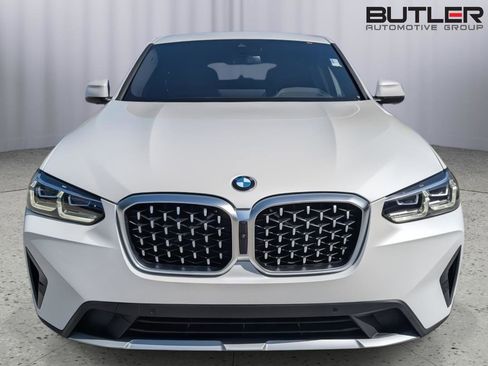 Used 2025 BMW X4 xDrive30i image 9