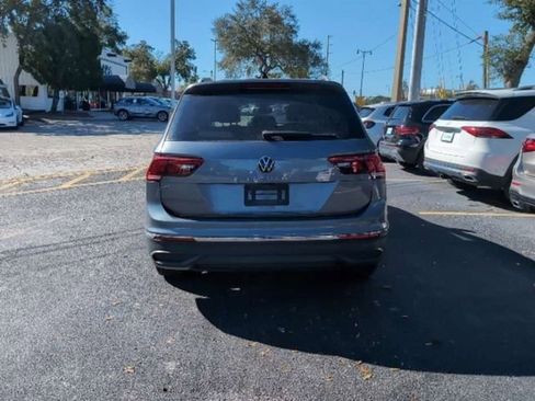 Certified 2022 Volkswagen Tiguan SE w/ Panoramic Sunroof Package image 6