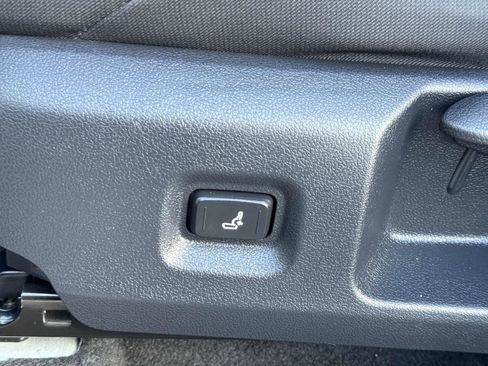 Used 2025 Toyota Tacoma SR image 20