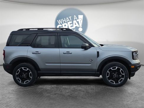 Used 2023 Ford Bronco Sport Outer Banks w/ Tech Package image 2