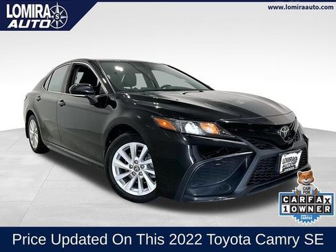 Used 2022 Toyota Camry SE FWD image 1