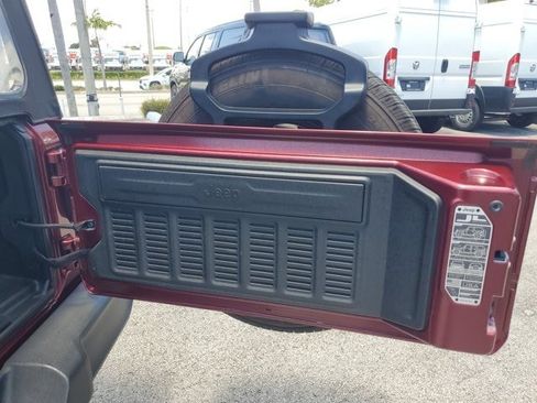 Used 2021 Jeep Wrangler Unlimited Sport AWD/4WD image 11