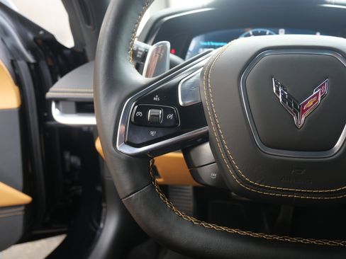 Used 2022 Chevrolet Corvette Stingray Premium Cpe w/ Z51 Performance Package image 17