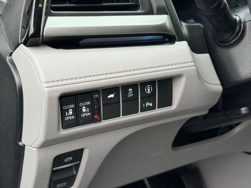 Used 2024 Honda Odyssey Touring image 15