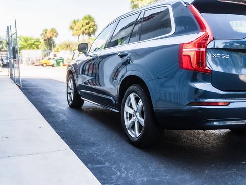 Used 2023 Volvo XC90 B5 Core AWD/4WD image 11