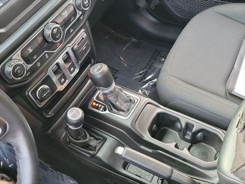 Certified 2022 Jeep Wrangler Sport AWD/4WD image 15