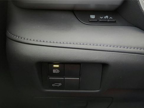 Certified 2022 Toyota Highlander XLE image 46