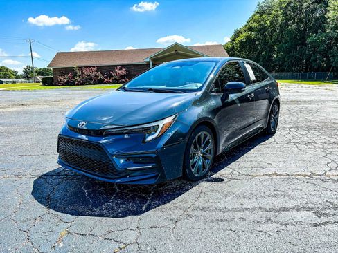 Used 2023 Toyota Corolla XSE image 3
